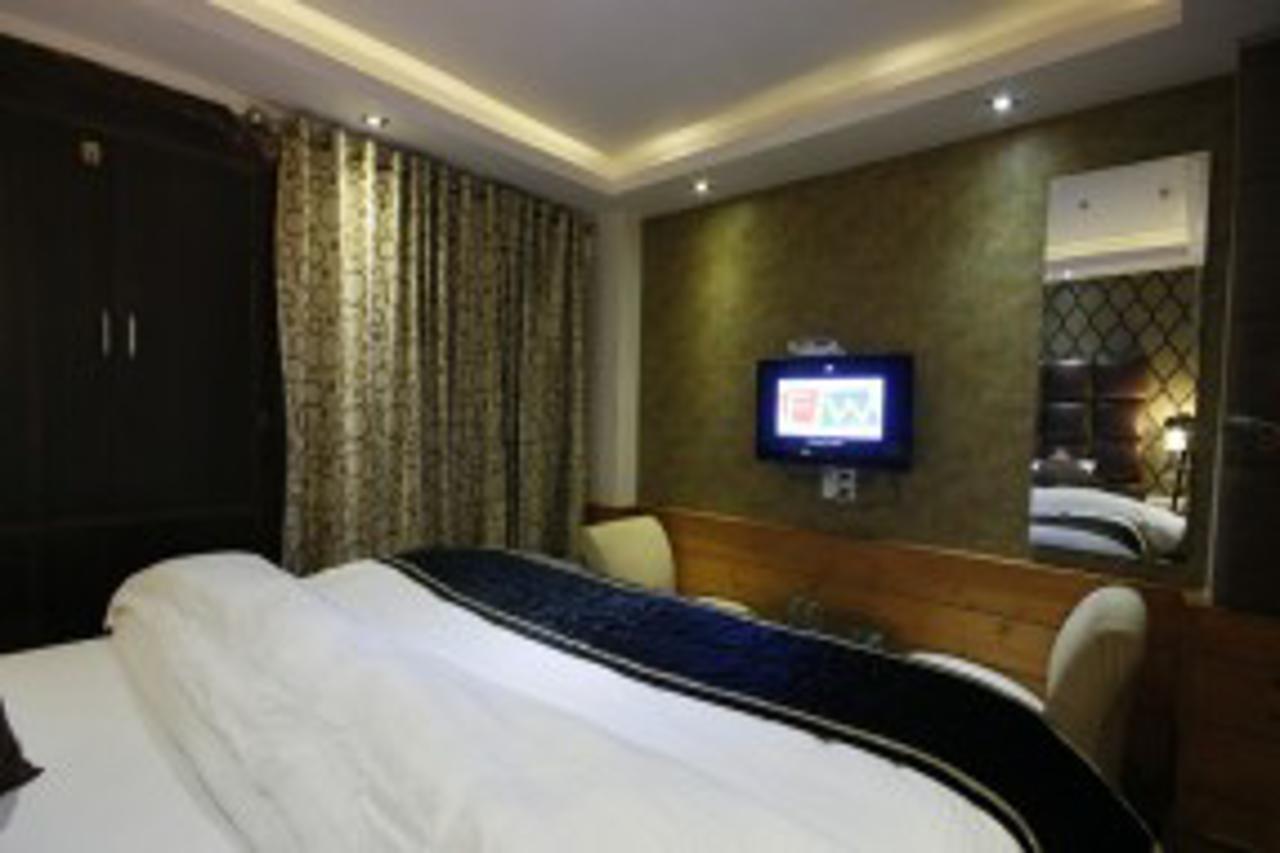 Hotel Sunrise Шимла Екстериор снимка