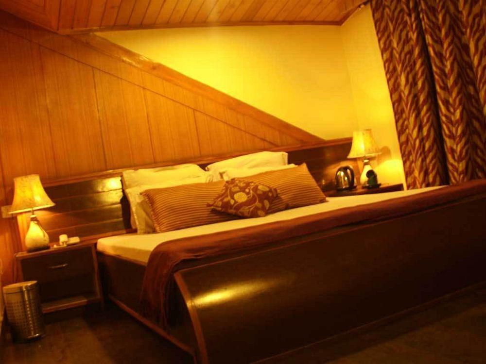 Hotel Sunrise Шимла Екстериор снимка