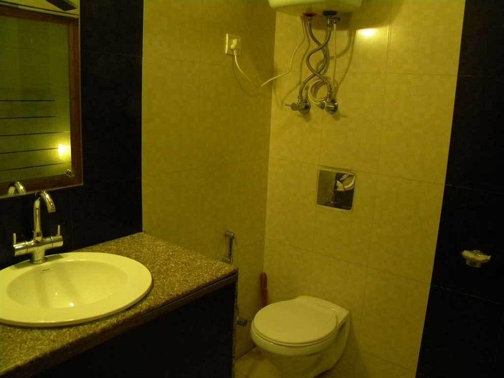 Hotel Sunrise Шимла Екстериор снимка