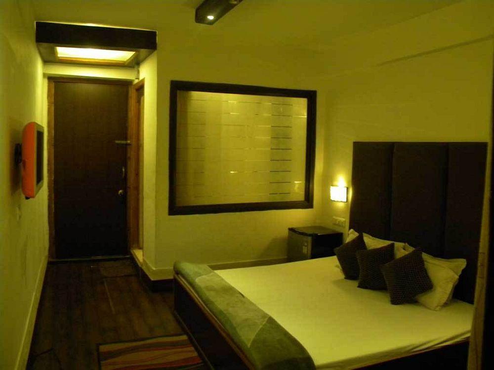Hotel Sunrise Шимла Екстериор снимка