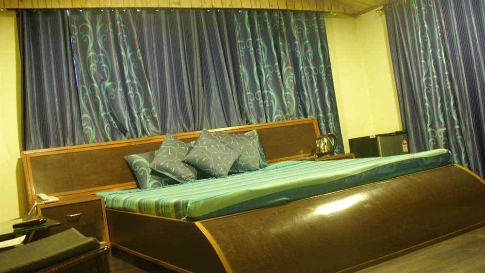 Hotel Sunrise Шимла Екстериор снимка