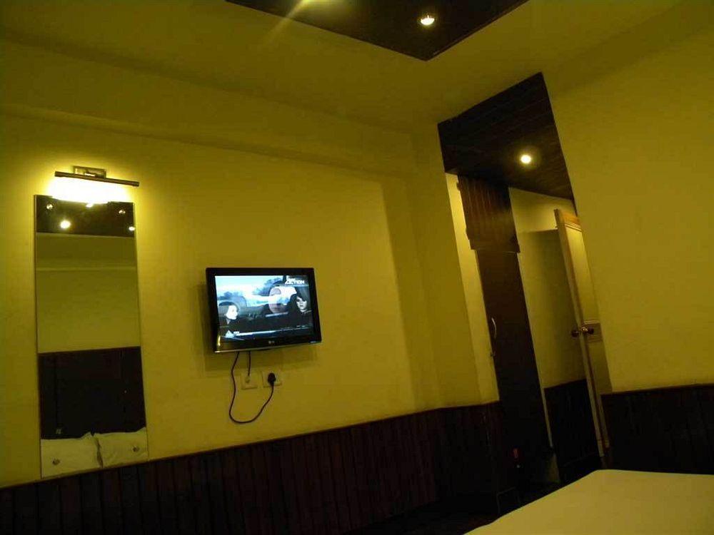 Hotel Sunrise Шимла Екстериор снимка