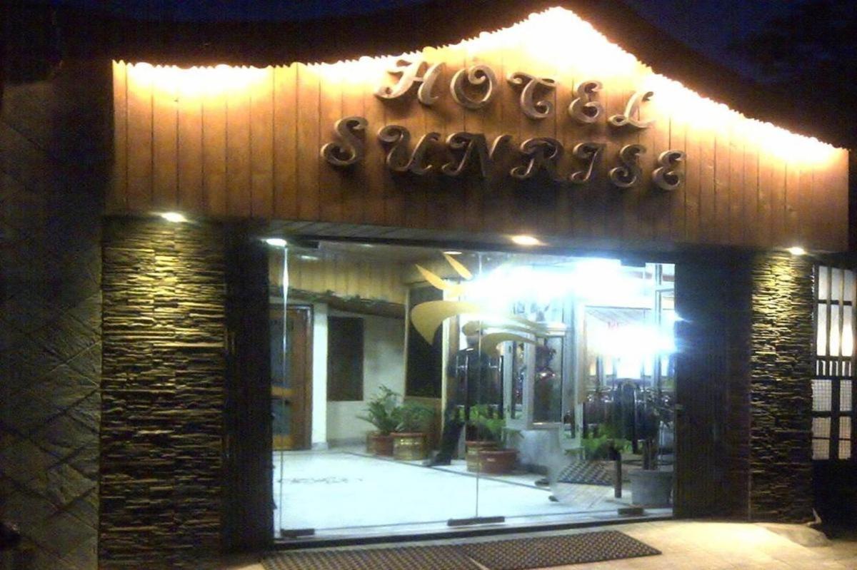 Hotel Sunrise Шимла Екстериор снимка